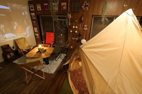 Glamping Room with Kitchenette and Private Bathroom