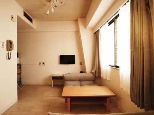 JR 1 min/Shinsaibashi 13min/Kyoto 25min/FREE WIFI JR 1 min/Shinsaibashi 13min/Kyoto 25min/FREE WIFI