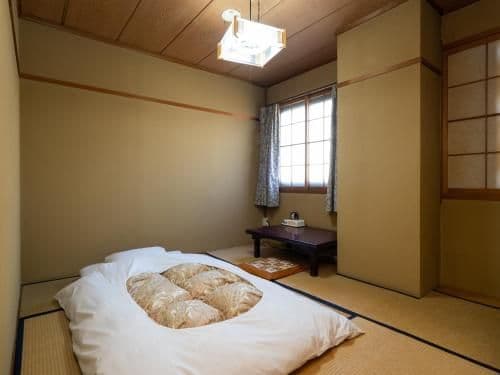 Japanese-Style Single Room