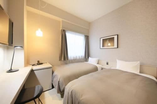 Small Twin Room - Non-Smoking