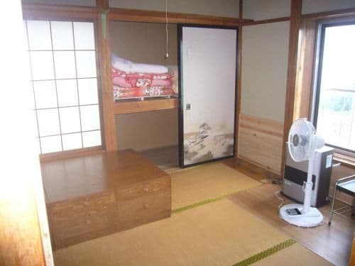 Triple Room with Shared Bathroom