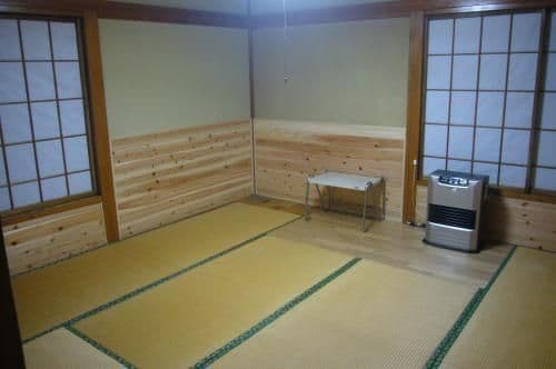 Economy Quadruple Room with Shared Bathroom