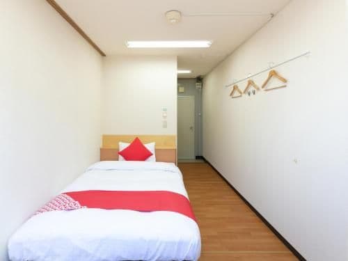 Single Room - Non-Smoking