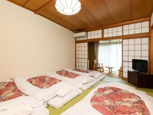 Japanese-Style Quintuple Room with Shared Bathroom - Non-Smoking