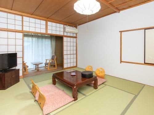 Japanese-Style Quadruple Room with Shared Bathroom - Non-Smoking