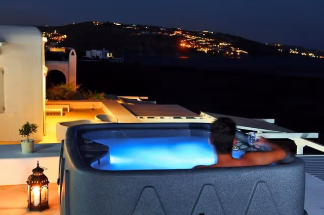 VILLA WITH JACUZZI