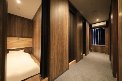 Single Bed in Mixed Dormitory Room