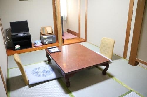 Japanese-Style Single Room