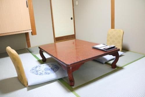 Japanese-Style Single Room