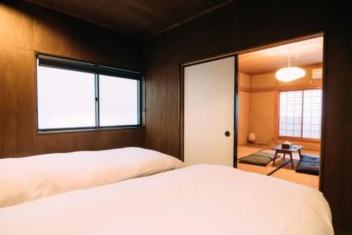 Two-Bedroom Townhouse with Private bathroom