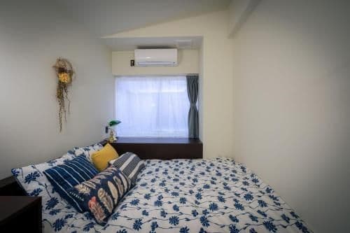Queen Room with Shared Bathroom