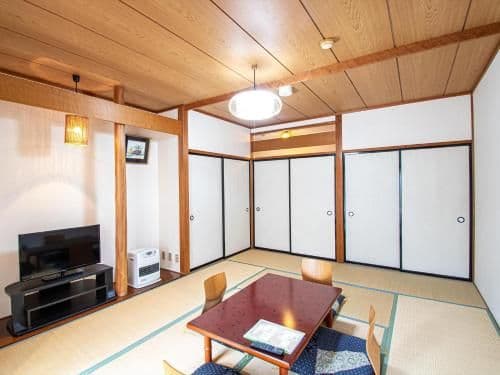 Japanese-Style Quadruple Room with Shared Bathroom - Non-Smoking