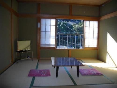 Superior Japanese-Style Room