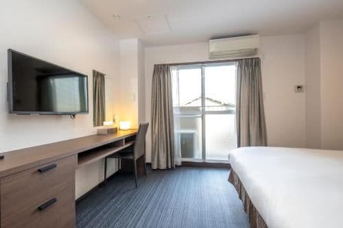 Economy Triple Room