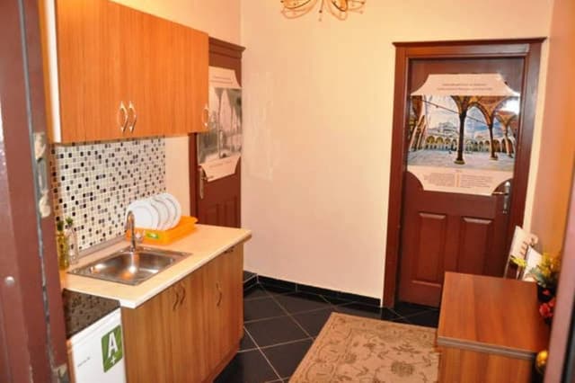 FAMILY ROOM ANNEX