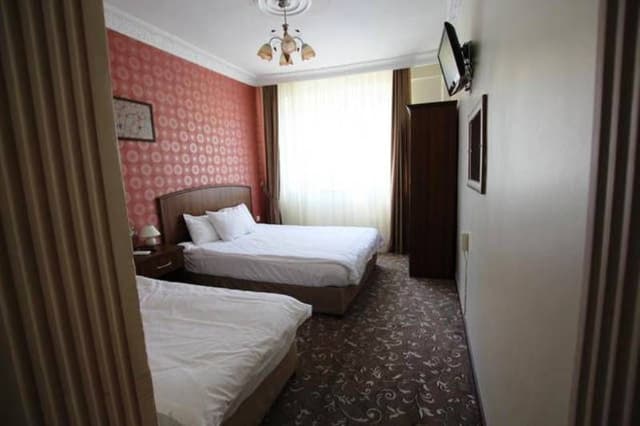 FAMILY ROOM ANNEX