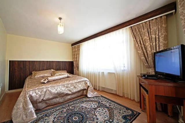 FAMILY ROOM ANNEX