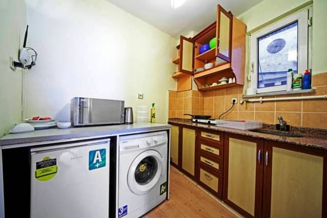 FAMILY ROOM ANNEX