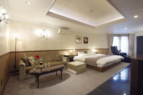 Double Room with Bedrock Bath