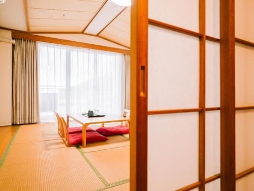 Superior Japanese-Style Room