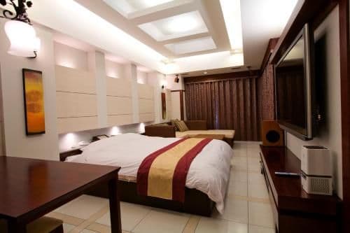 King Room with Spa Bath