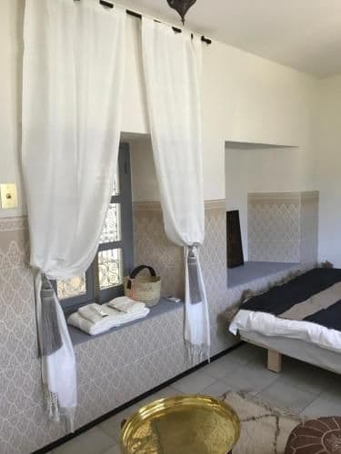 Queen Room with Shared Bathroom