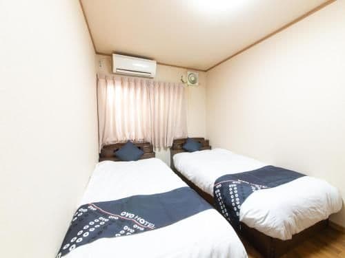 Standard Twin Room