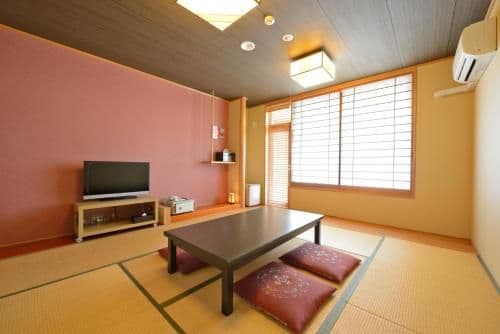 Japanese-Style Quadruple Room with Shared Bathroom