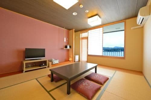 Japanese-Style Quadruple Room with Shared Bathroom