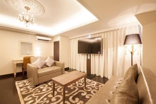 Luxury Corner Twin Room - Non-Smoking