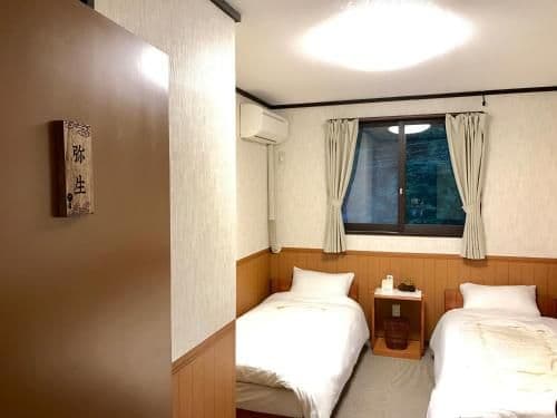 Twin Room with Bath
