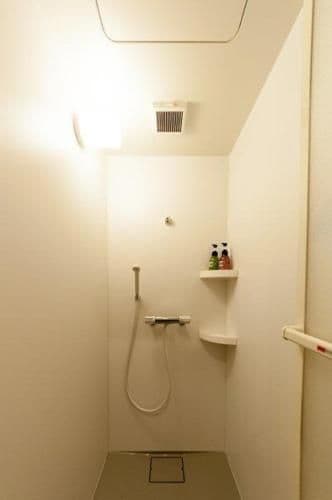Single Room with Shared Shower and Toilet Male Only - Non-Smoking