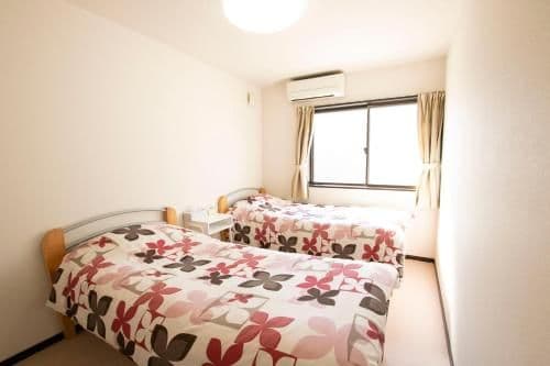 Standard Twin Room with Shared Bathroom