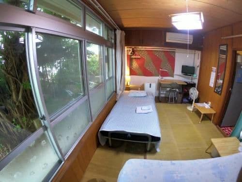 Economy Twin Room with Shared Bathroom