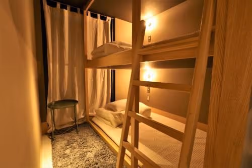 Entire Floor with 8-Bed