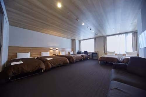 Family Room with Late Check-out 12:00PM (6 Adults)