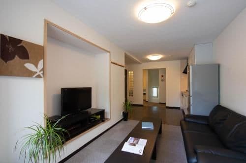 Four-Bedroom Apartment with Two Bathrooms - 1 set of Bunk Bed