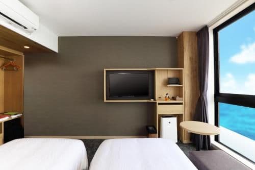 Twin Room with Bay View - Non-Smoking