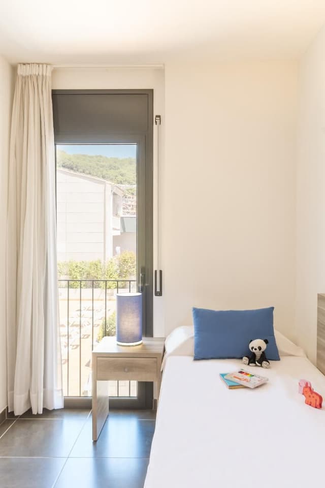 APARTMENT CAPACITY 5 TWO BEDROOMS
