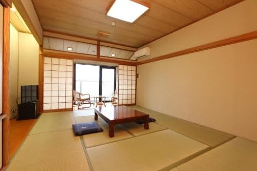 Japanese-Style Room