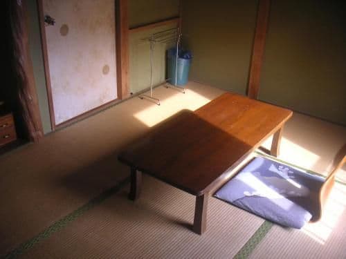 Japanese-Style Single Room with Shared Bathroom