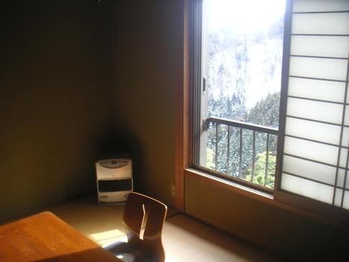 Japanese-Style Single Room with Shared Bathroom
