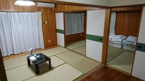 Standard Japanese-Style Family Room