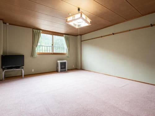 Japanese-Style Room
