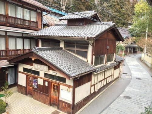 Japanese-Style Superior Twin Room with Shared Bathroom