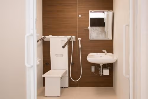 Twin Room - Disability Access (Electric bed) with shared toilet