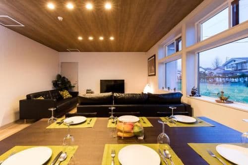 Apartment with Mountain View