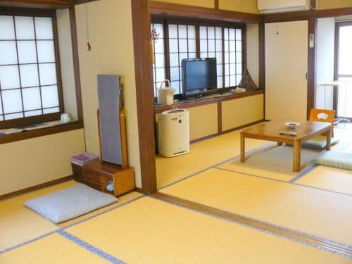 Japanese-Style Triple Room with Shared Bathroom