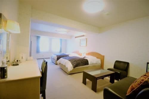 Twin Room - Breakfast Included - Non-Smoking