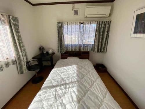 Single Room with Shared Bathroom